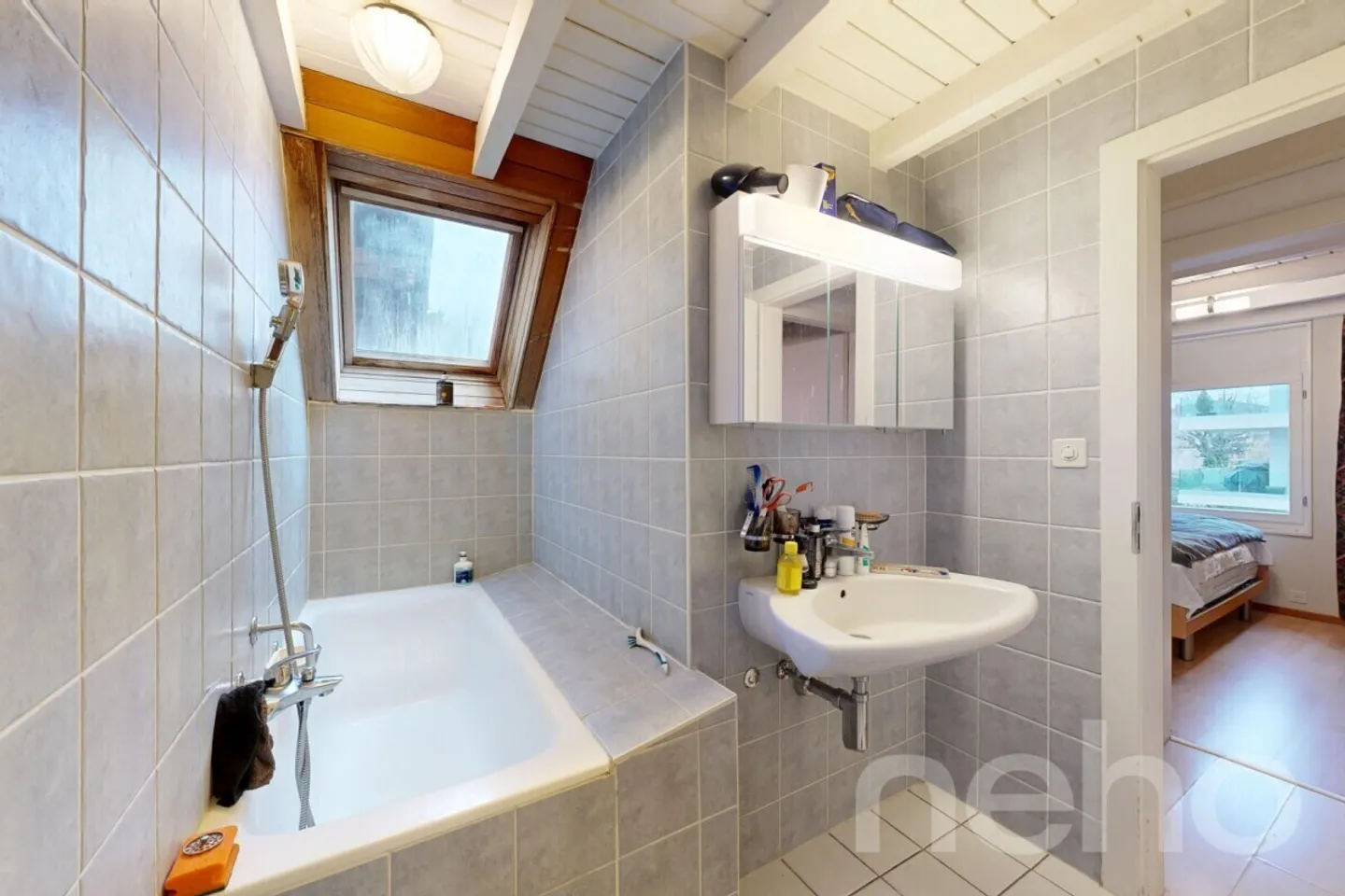 Apartment in the Attic in St-Sulpice! - Photo 8 of 10