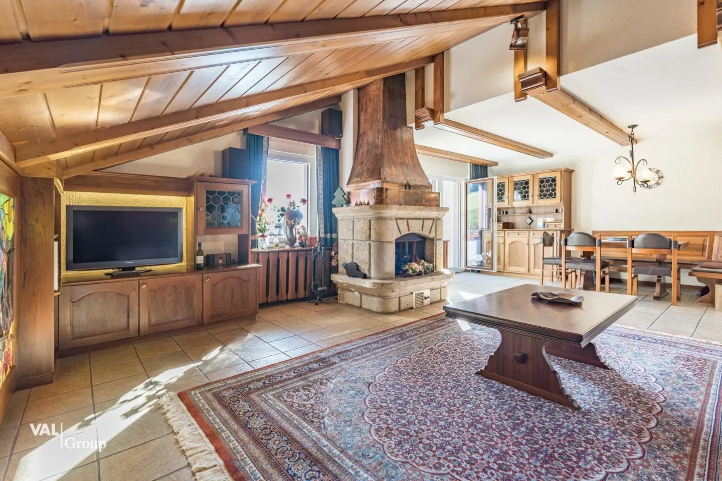 Appartement sous les combles calme près des thermes - meublé et prêt à emménager - Photo 2 sur 12