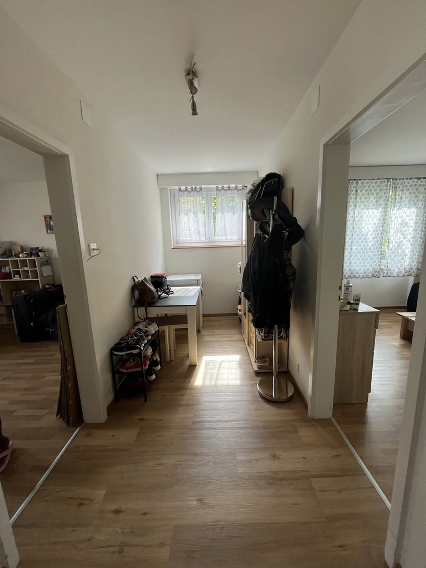 Apartment with 3 Rooms and Balcony - Photo 5 of 8