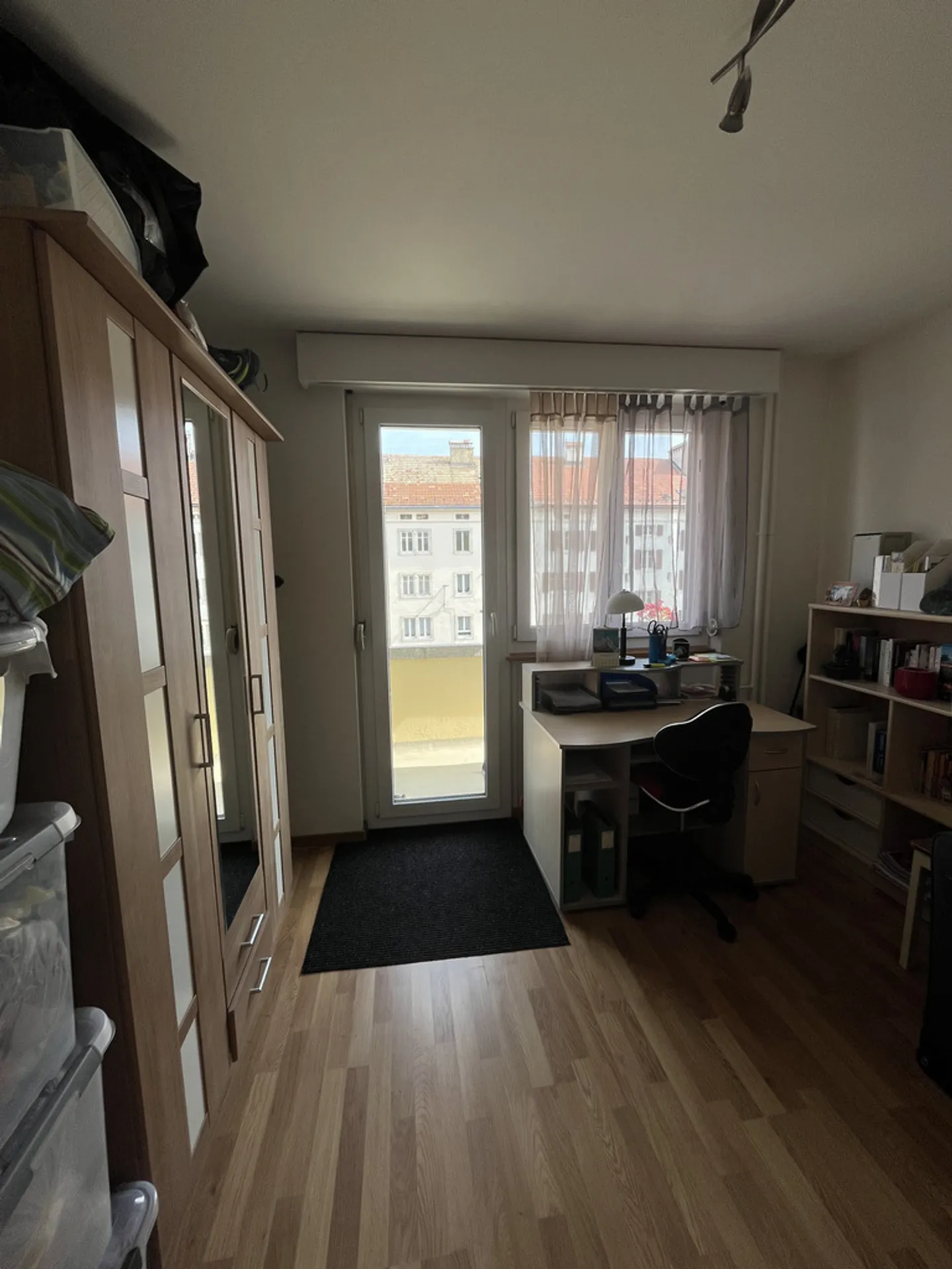 Apartment with 3 Rooms and Balcony - Photo 7 of 8