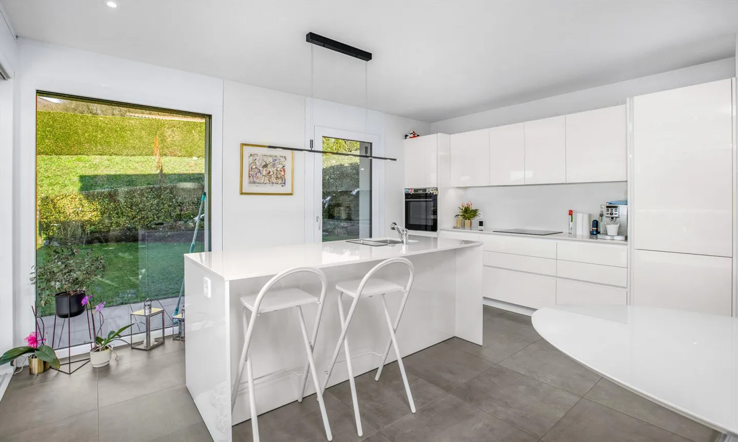 SPLENDIDES 4.5 LOCALE MIT GARTEN UND SEESICHT IN ROVIO - Foto 3 von 11