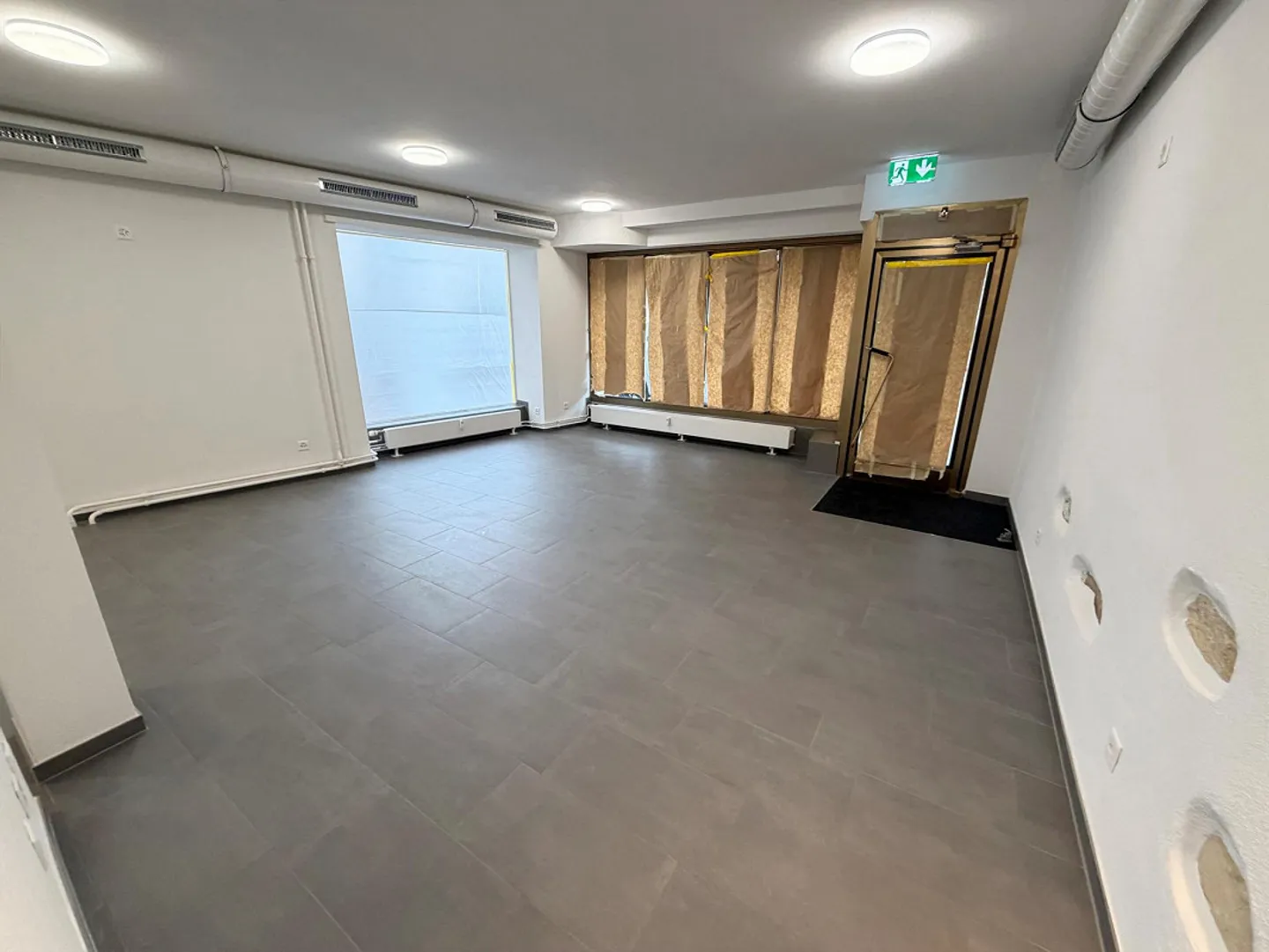 Beautiful commercial space in the center of Neuhausen - Photo 4 of 10