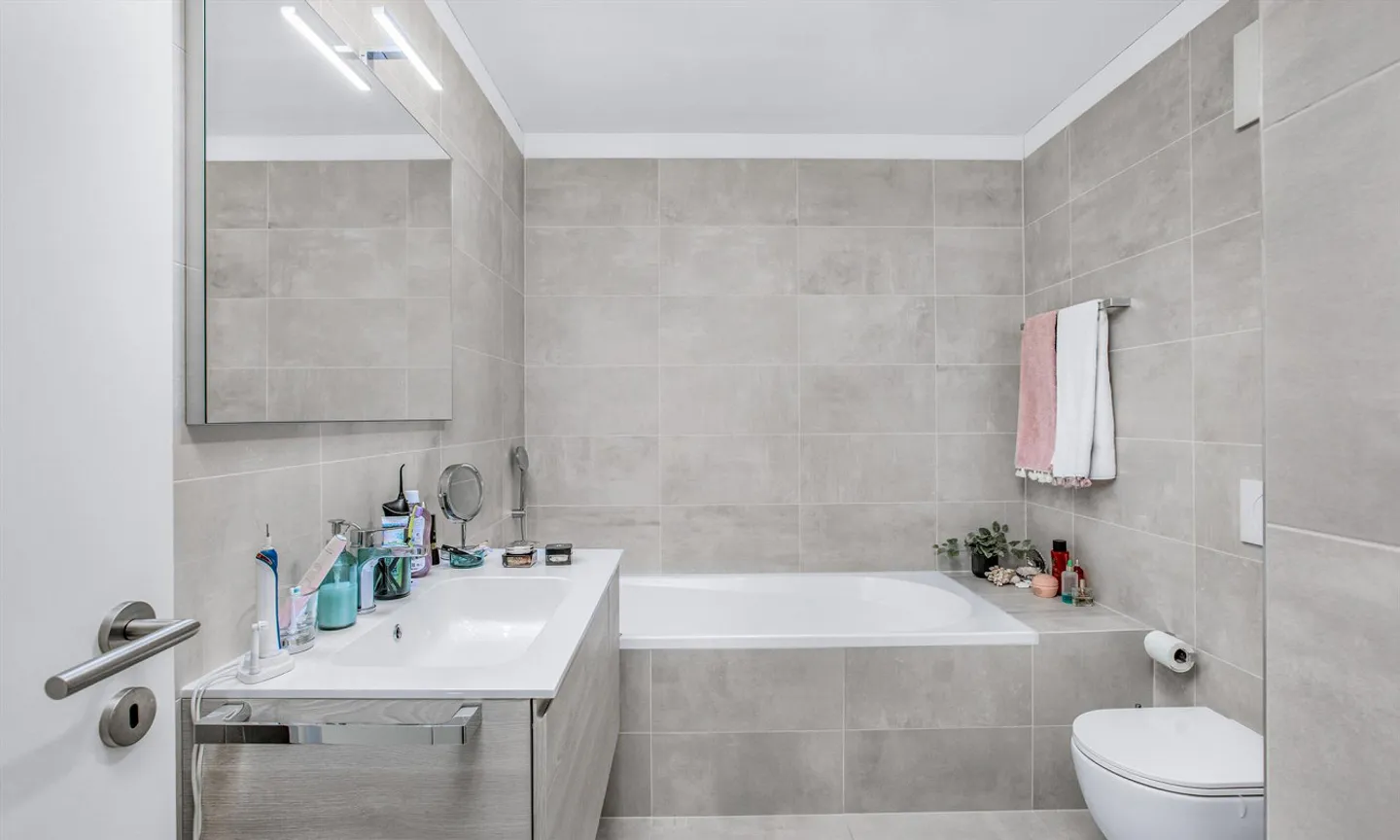 SPLENDIDES 4.5 LOCALE MIT GARTEN UND SEESICHT IN ROVIO - Foto 8 von 11