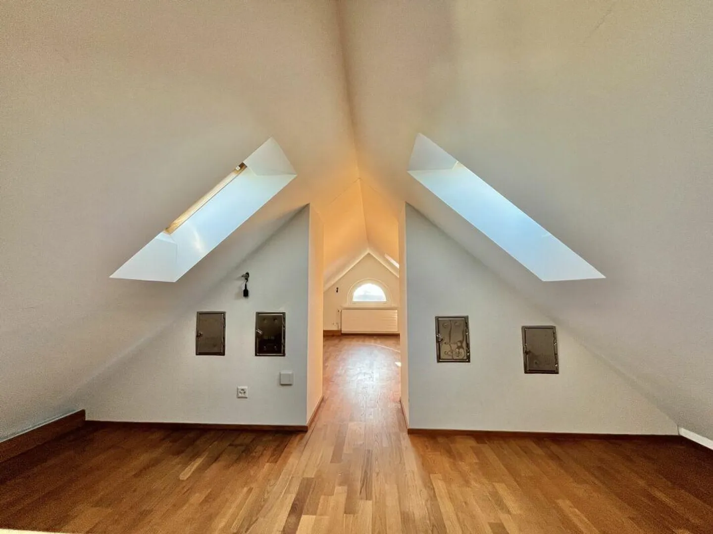 5.5-Zimmer-Dachmaisonettewohnung: grosszügige Wohnoase mit Stil, Ch... - Photo 8 of 11