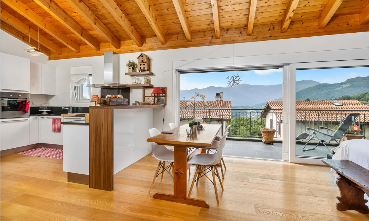 ATTIQUE MODERNE DE 3,5 PIÈCES AVEC TERRASSE À VILLA LUGANESE - Photo 10 sur 13