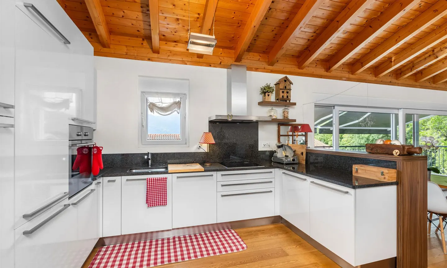 ATTIQUE MODERNE DE 3,5 PIÈCES AVEC TERRASSE À VILLA LUGANESE - Photo 11 sur 13