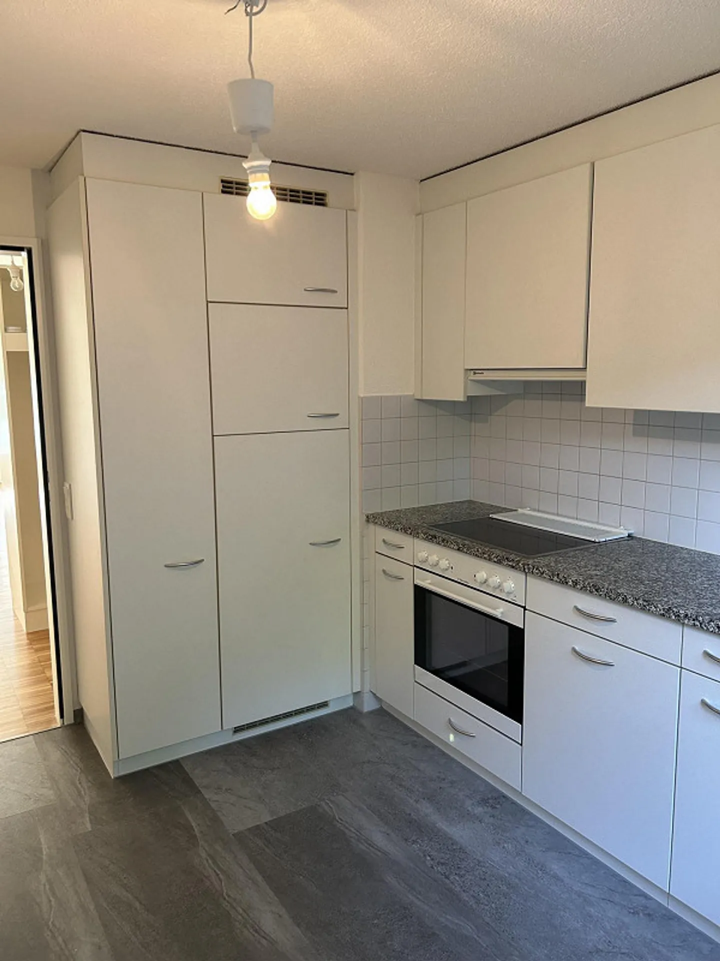 Bellissimo e luminoso appartamento di 3,5 stanze in affitto - Foto 1 di 14