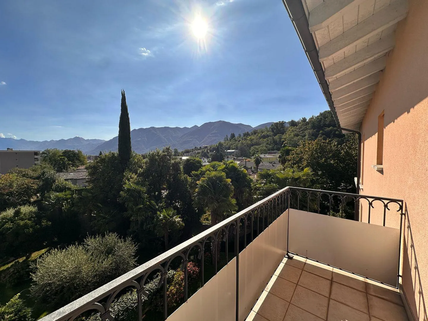 Above the rooftops of Losone – a terrace to live on and the sound of water - Photo 8 of 13