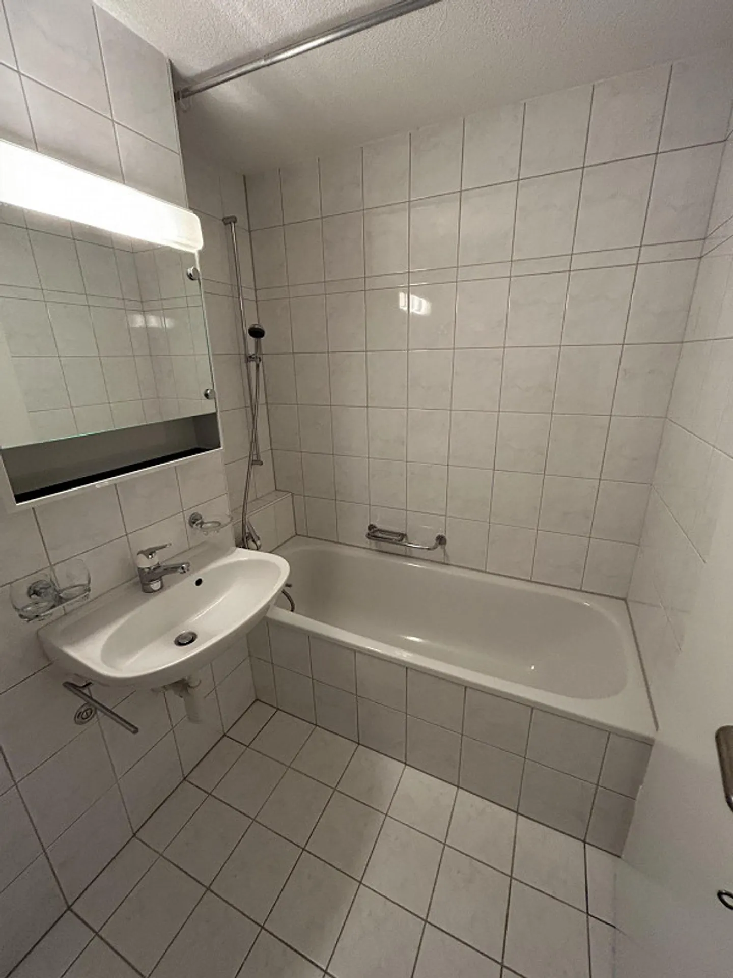 Bellissimo e luminoso appartamento di 3,5 stanze in affitto - Foto 4 di 14