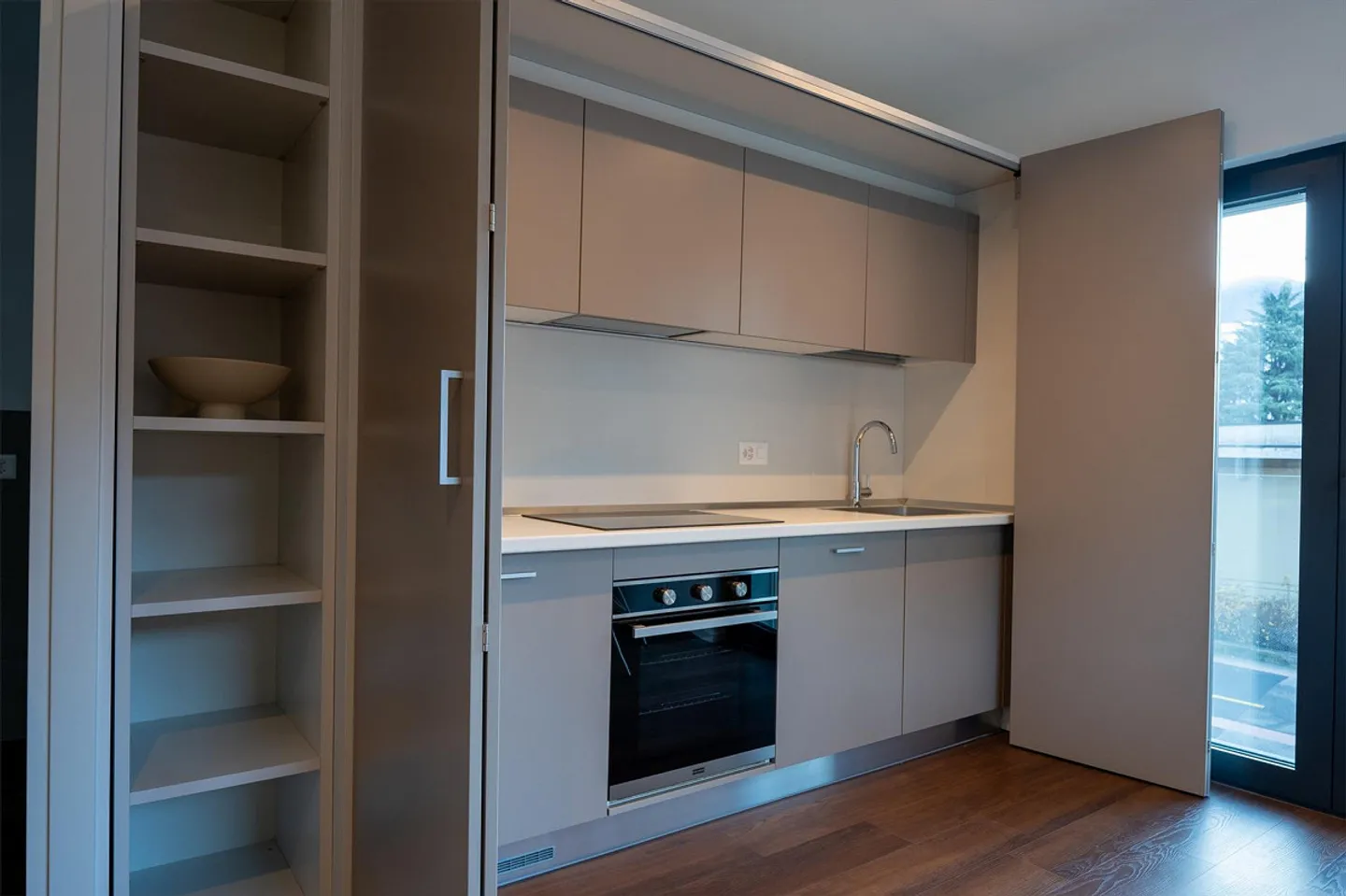 2.5 LOCALI NUOVI E ARREDATI CON ARIA CONDIZIONATA - Foto 4 di 7