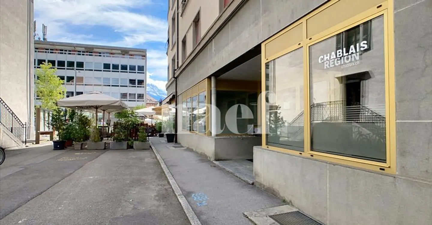 Edificio ad uso misto in affitto - Foto 4 di 10