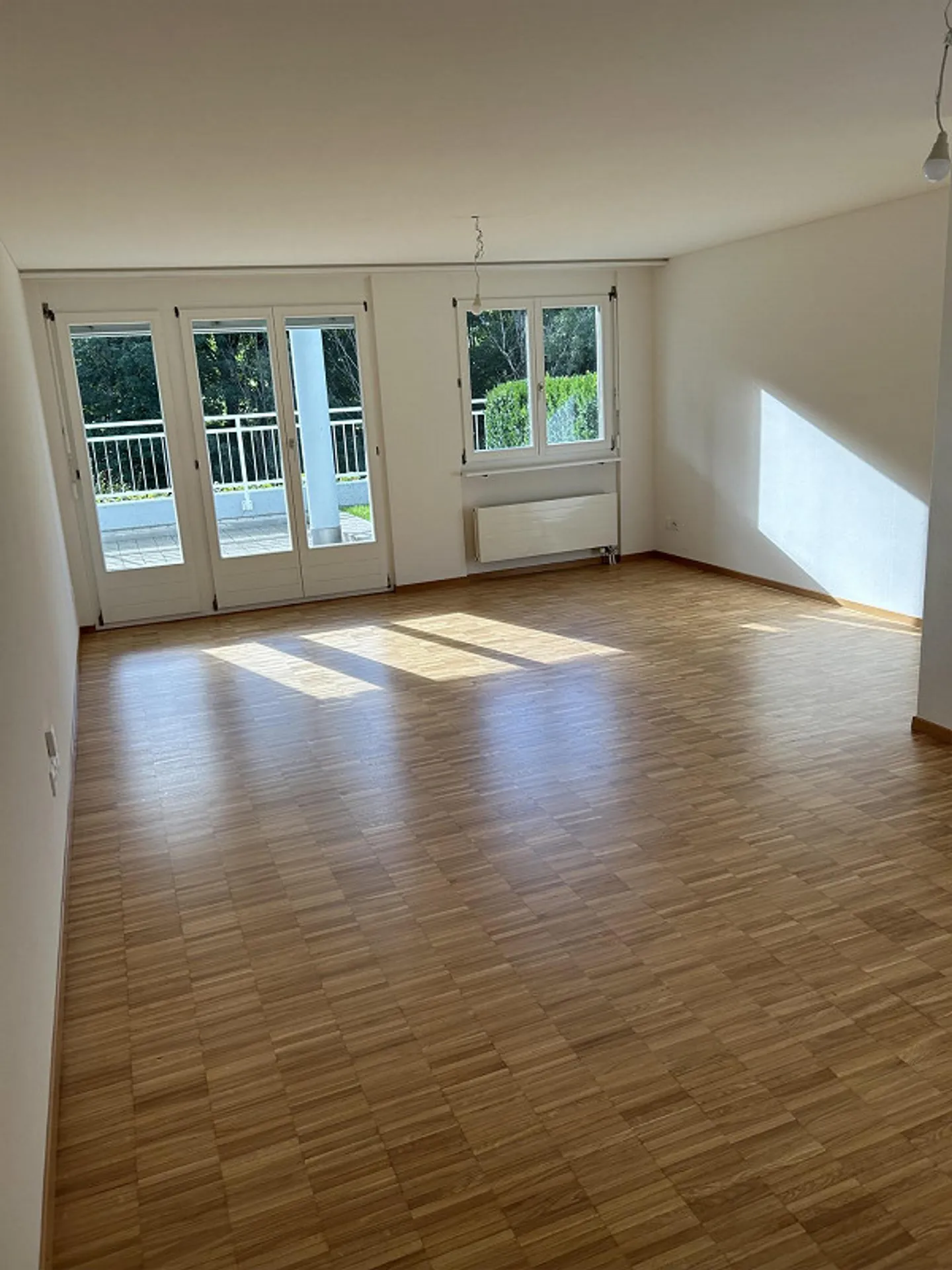 Bellissimo e luminoso appartamento di 3,5 stanze in affitto - Foto 9 di 14