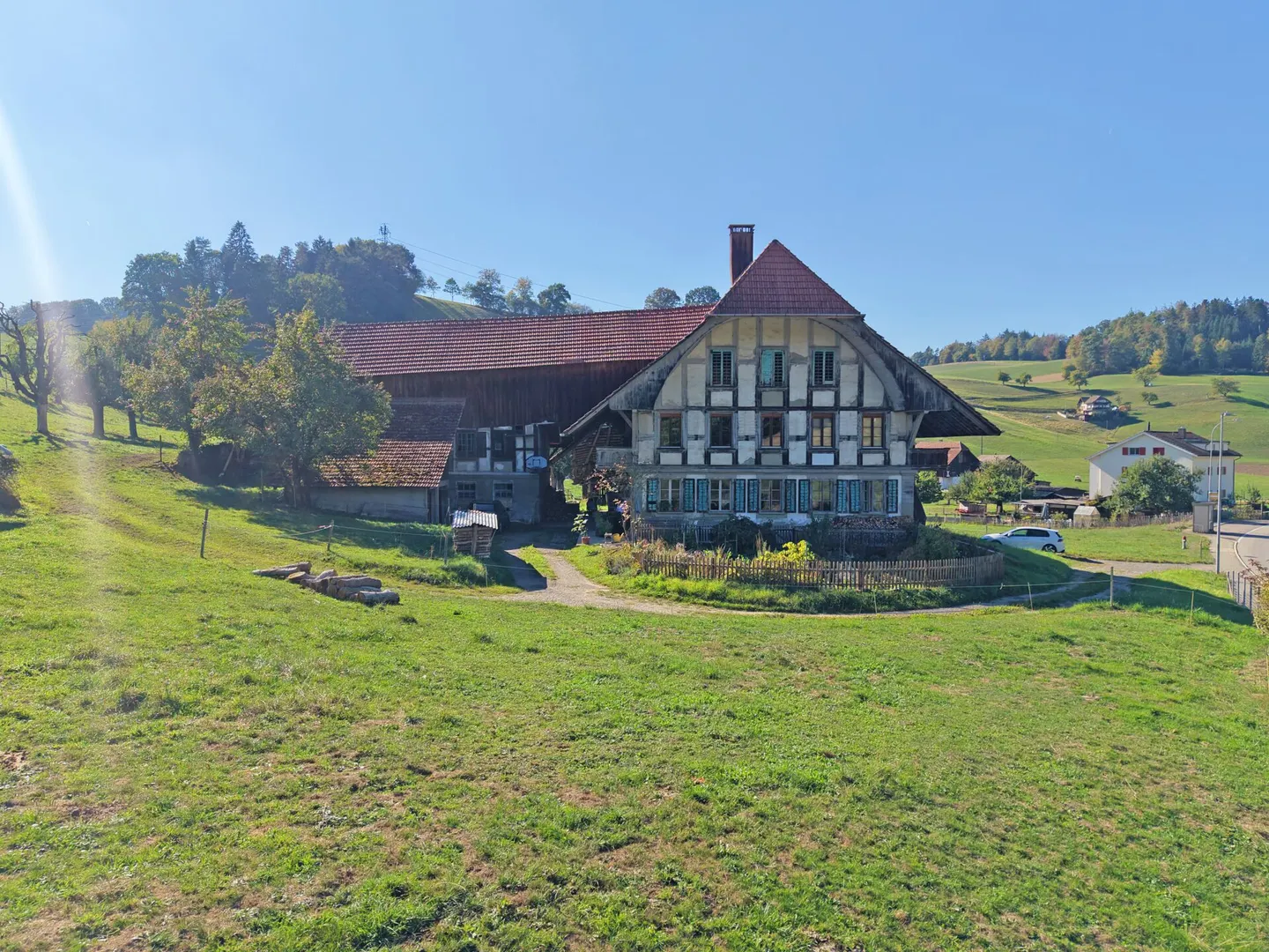 Farmhouse with large grounds - Photo 2 of 20