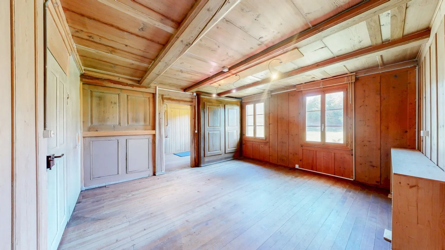 Farmhouse with large grounds - Photo 12 of 20