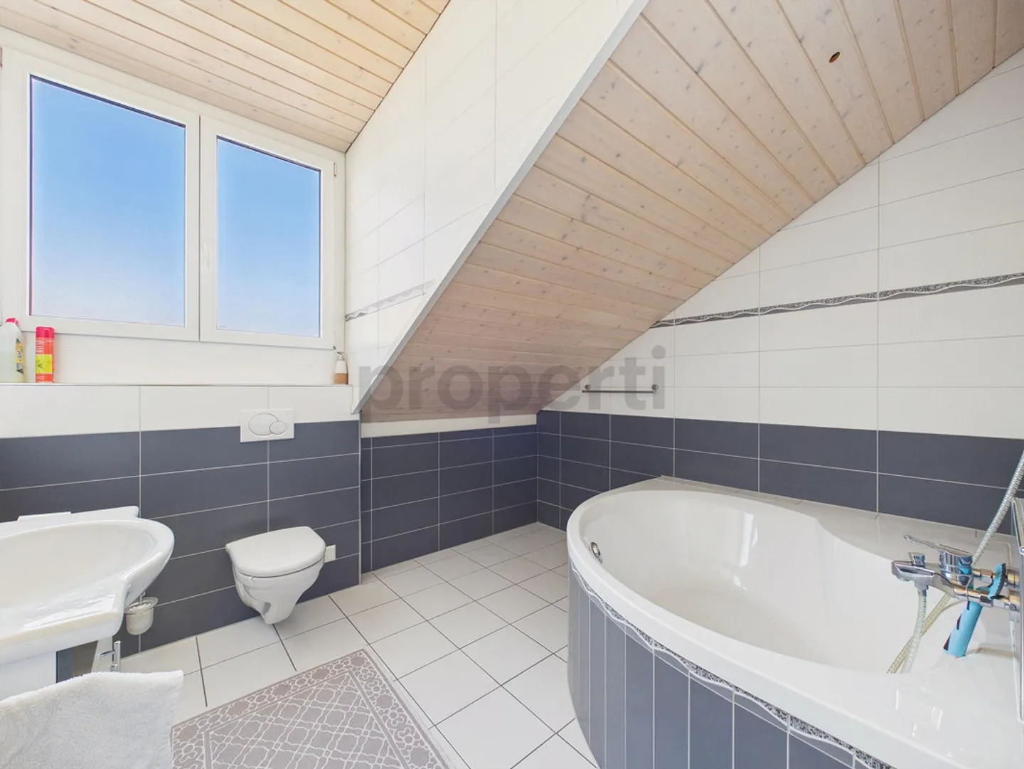 Elegante casa familiare a Oftringen - Foto 8 di 10
