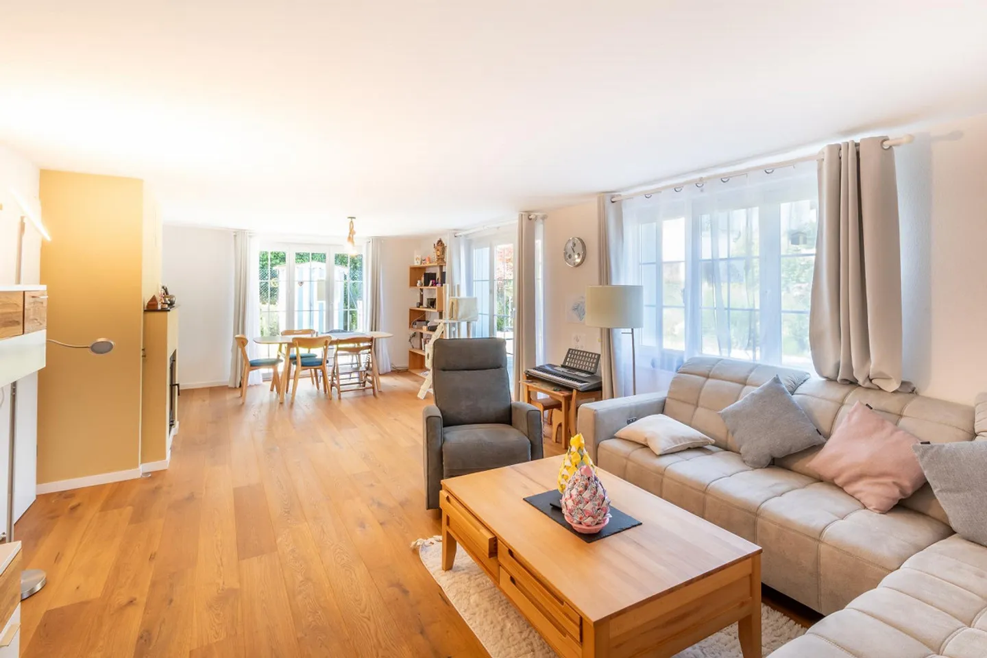 Casa unifamiliare attraente con piscina e giardino idilliaco - Foto 8 di 21