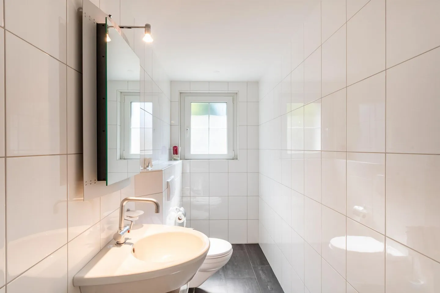 Casa unifamiliare attraente con piscina e giardino idilliaco - Foto 10 di 21