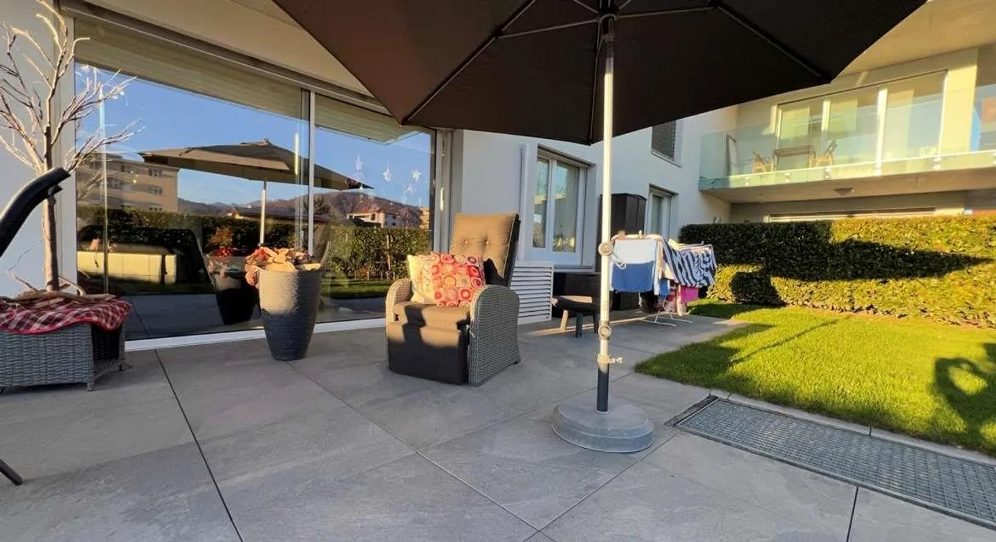 Appartamento elegante con grande terrazza e giardino privato - Foto 11 di 13