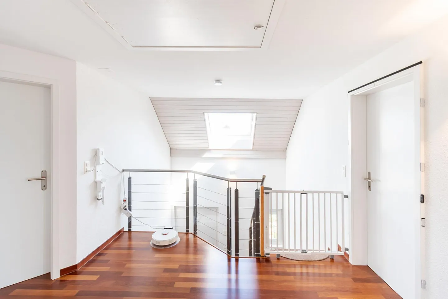 Casa unifamiliare attraente con piscina e giardino idilliaco - Foto 11 di 21