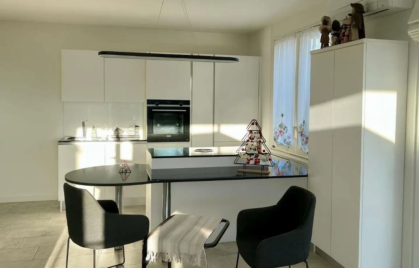 Appartamento elegante con grande terrazza e giardino privato - Foto 13 di 13