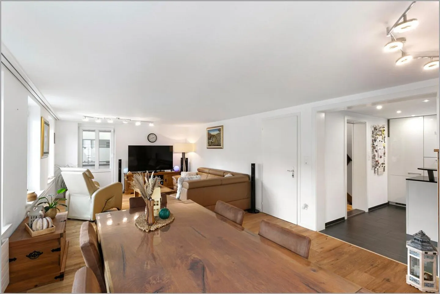 Maison individuelle rénovée avec style, jardin idyllique et beaucoup d'espace ! - Photo 5 sur 22