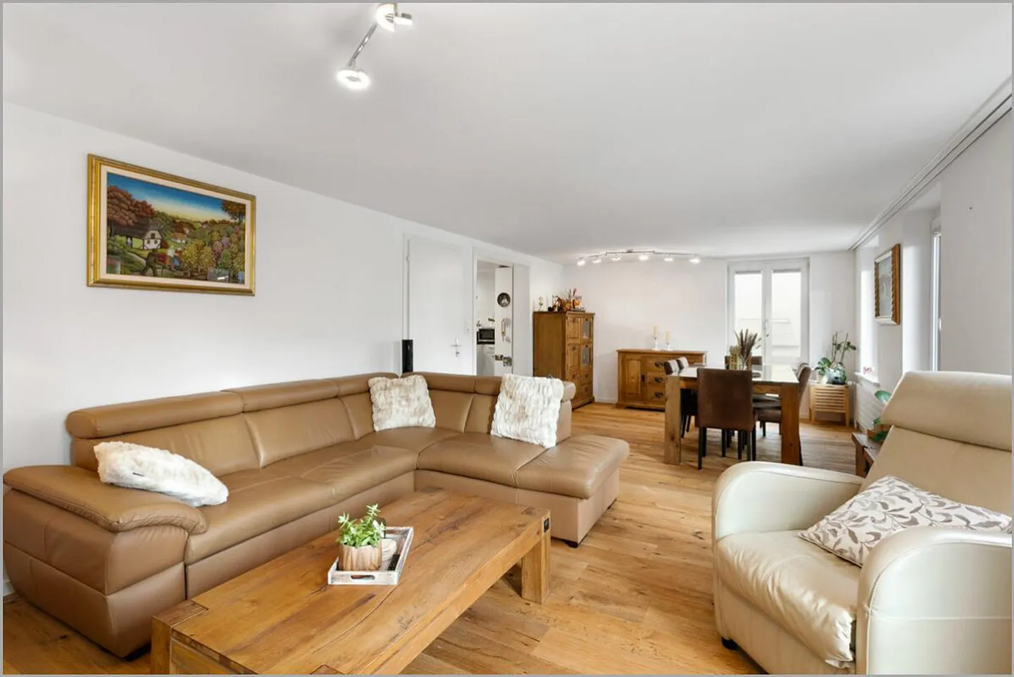 Maison individuelle rénovée avec style, jardin idyllique et beaucoup d'espace ! - Photo 6 sur 22