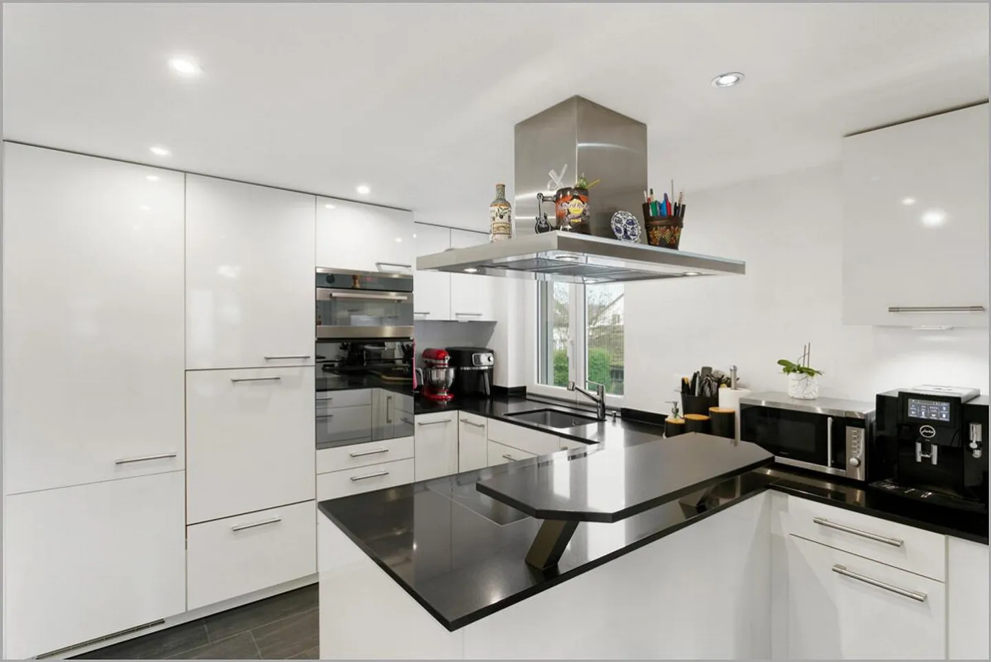 Maison individuelle rénovée avec style, jardin idyllique et beaucoup d'espace ! - Photo 1 sur 22