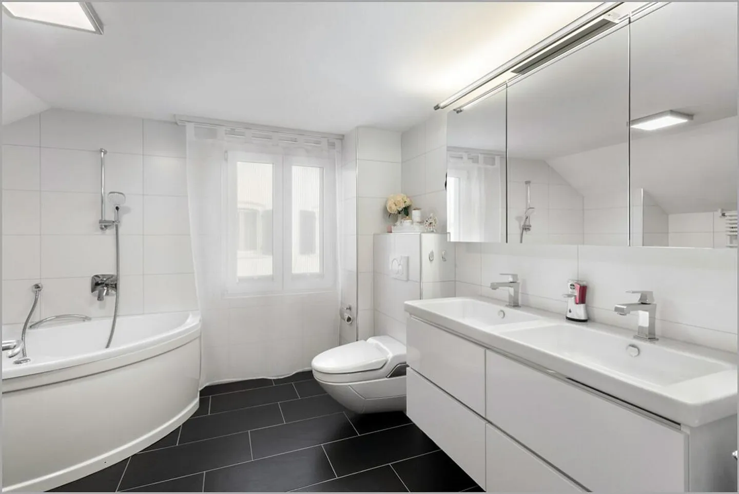 Maison individuelle rénovée avec style, jardin idyllique et beaucoup d'espace ! - Photo 10 sur 22