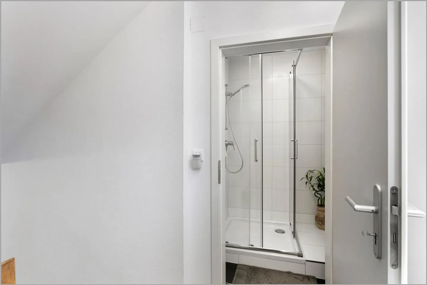 Maison individuelle rénovée avec style, jardin idyllique et beaucoup d'espace ! - Photo 12 sur 22