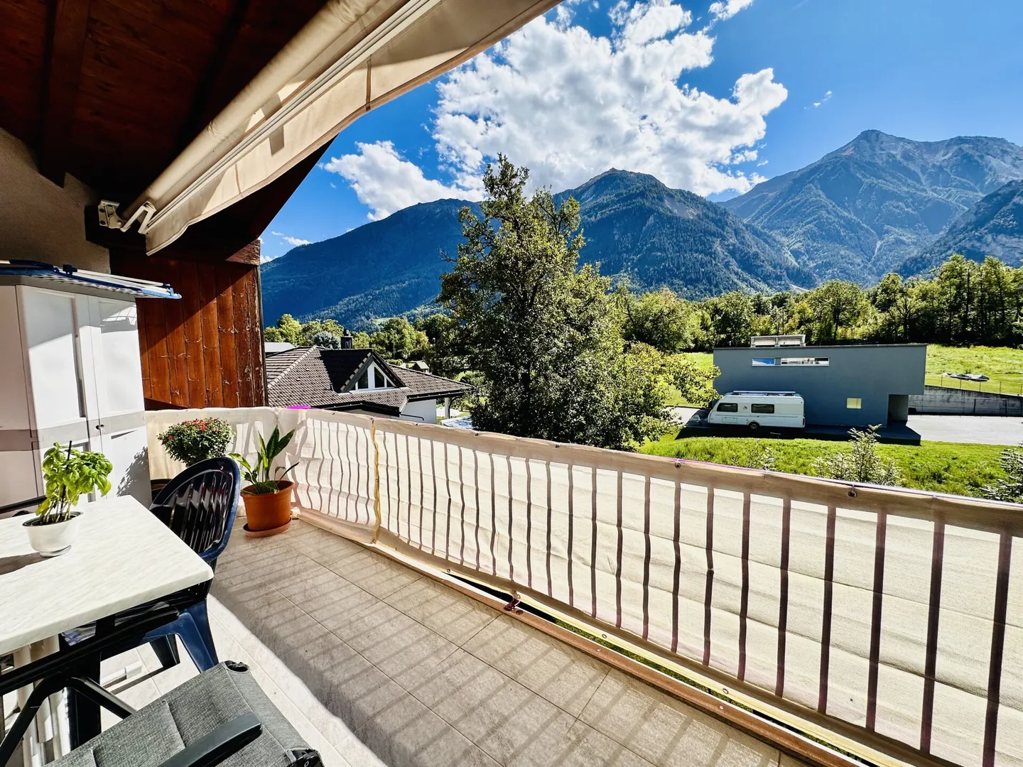 «GROSSZÜGIG, RUHIG, MIT CHARME UND WEITSICHT» - Foto 6 von 7