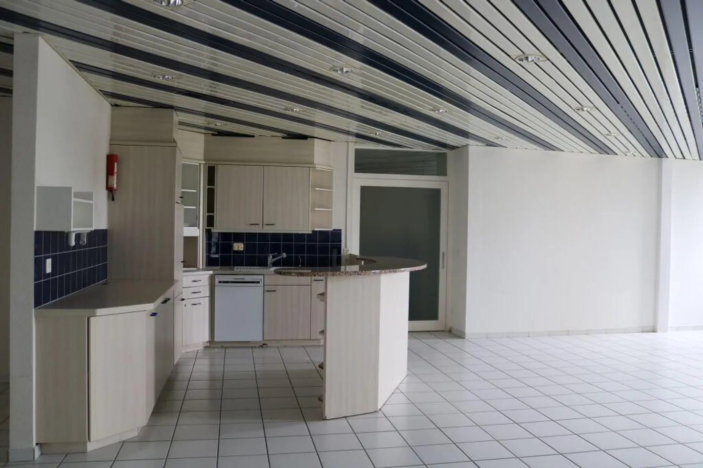 Your commercial premises for individual use - Photo 7 of 9