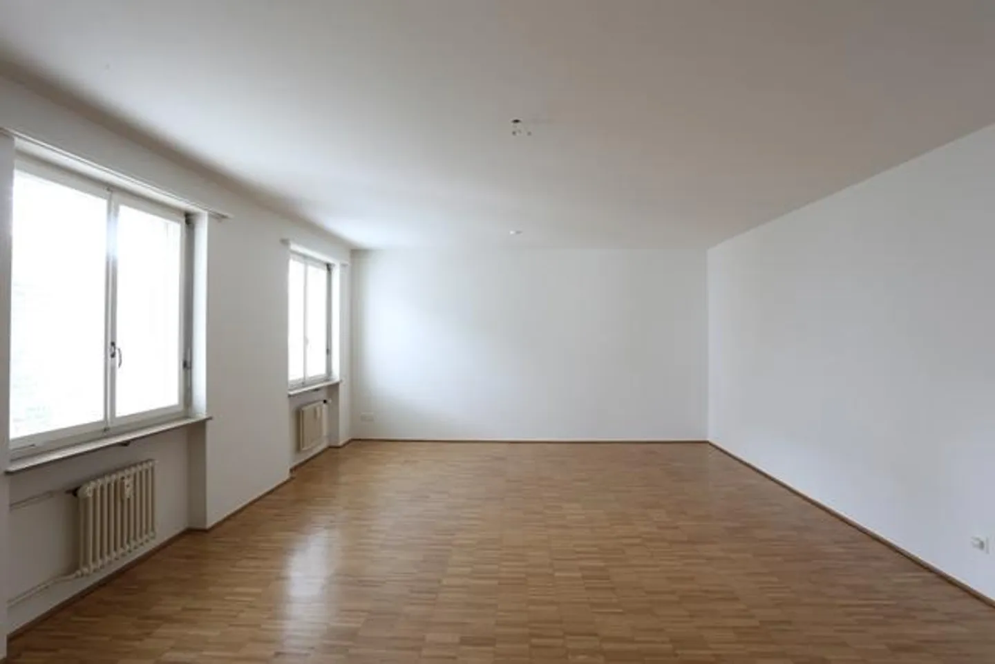 Attractive, spacious 3.5-room apartment near SBB train station - Photo 3 of 5