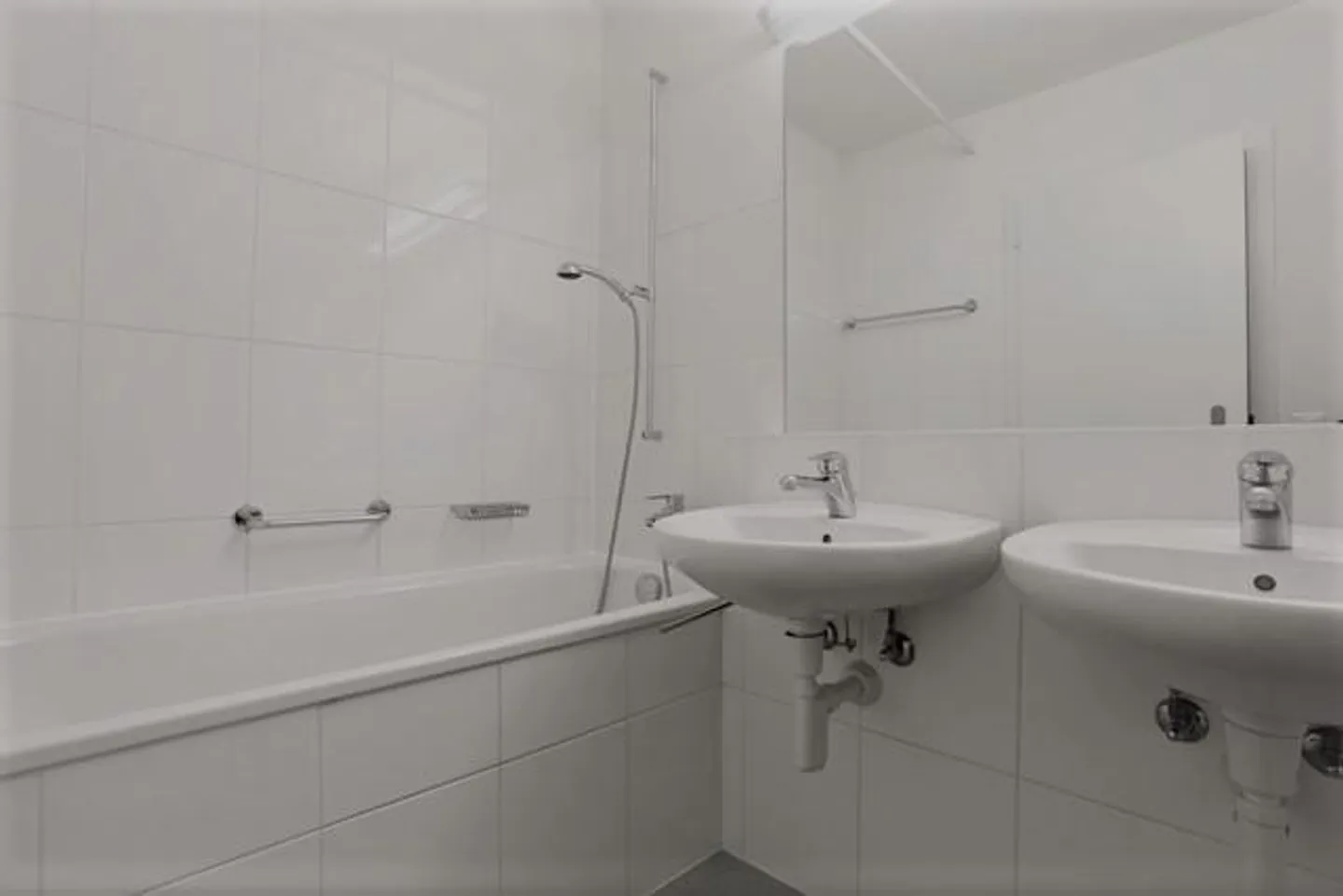 Attractive, spacious 3.5-room apartment near SBB train station - Photo 4 of 5