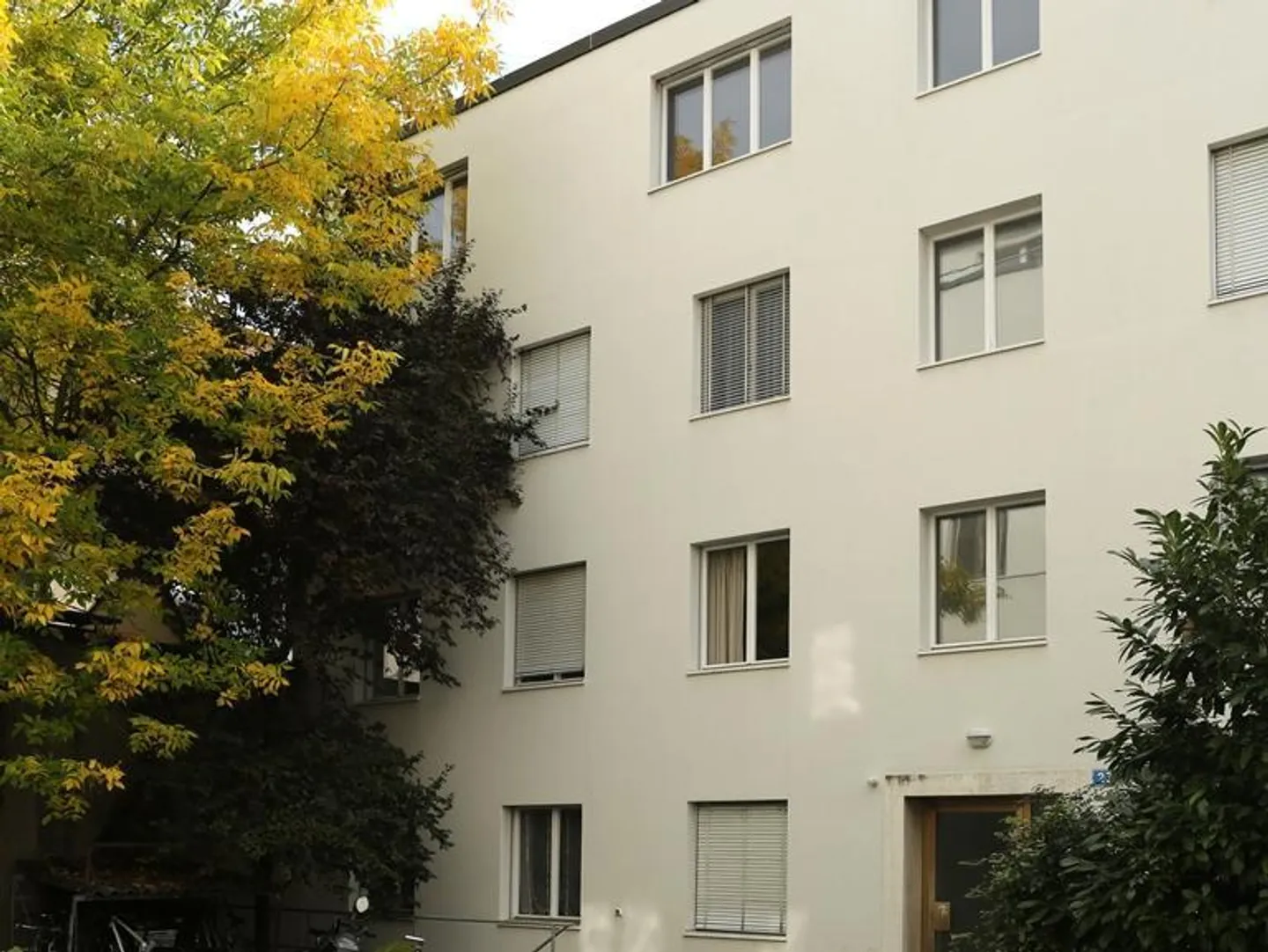 Attractive, spacious 3.5-room apartment near SBB train station - Photo 1 of 5