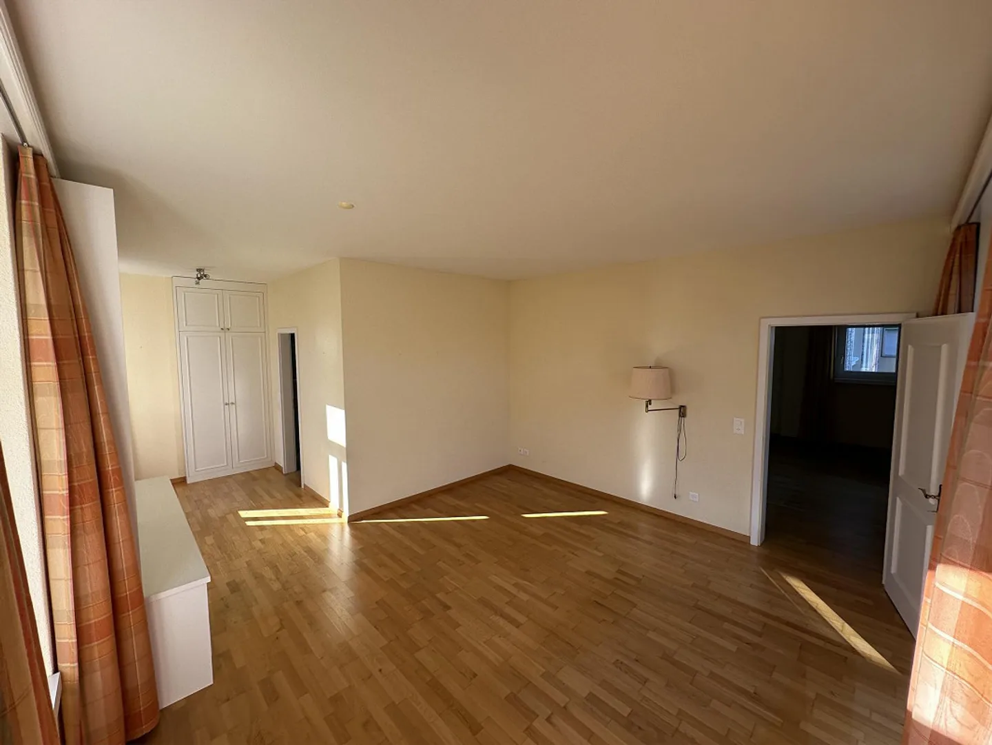 Appartement spacieux de 2,5 pièces récemment rénové - Photo 6 sur 15