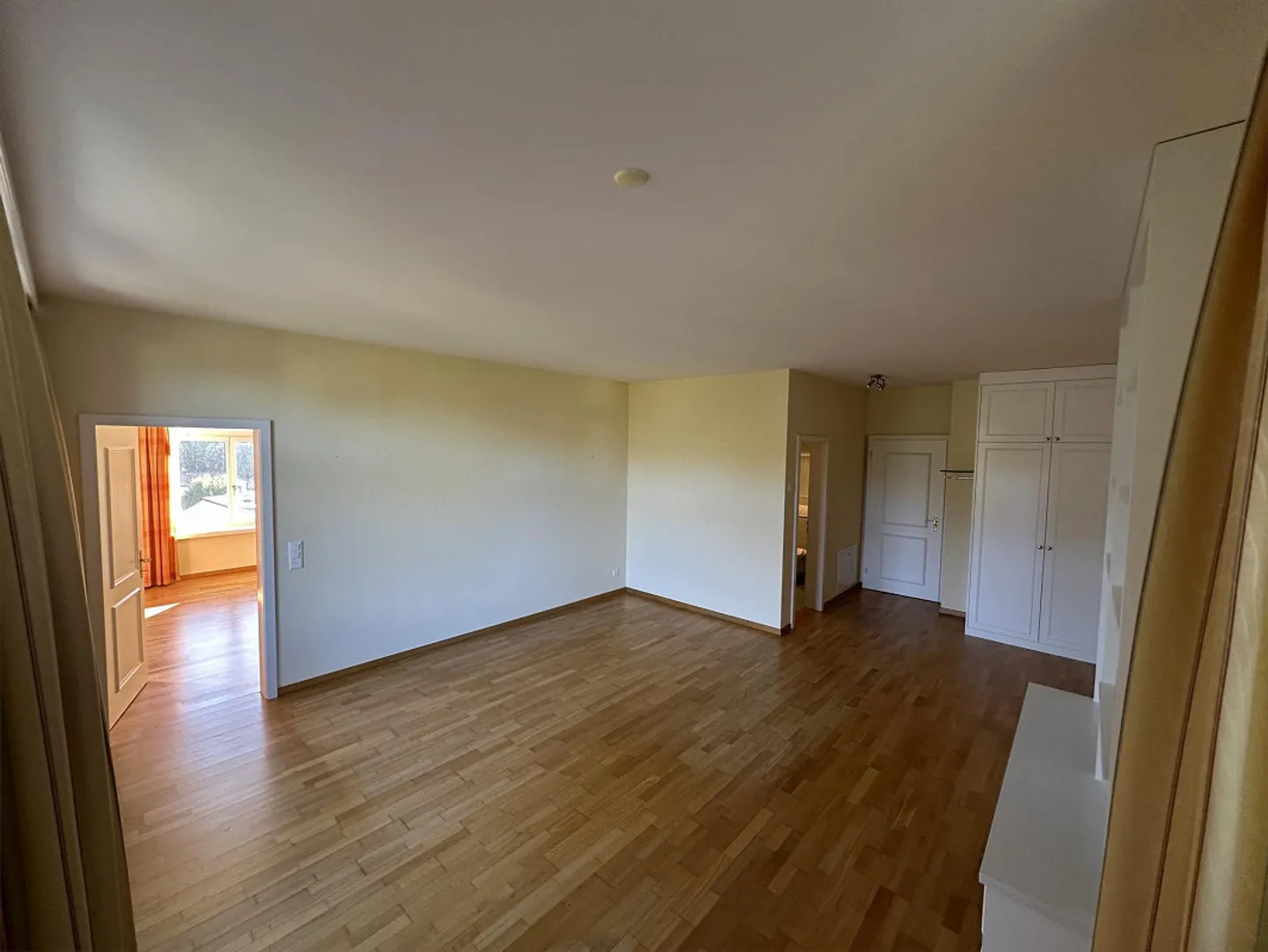 Appartement spacieux de 2,5 pièces récemment rénové - Photo 7 sur 15