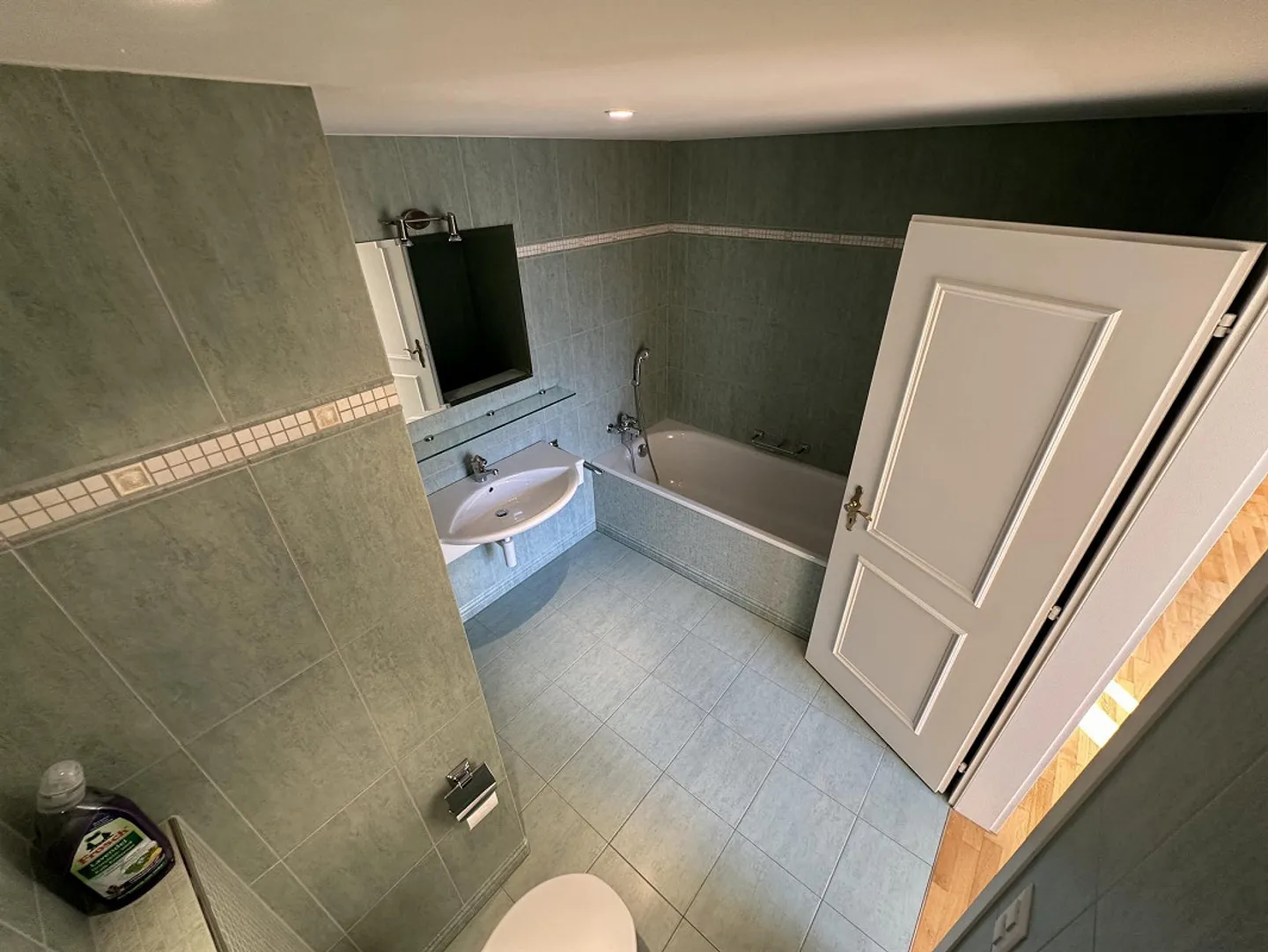 Appartement spacieux de 2,5 pièces récemment rénové - Photo 9 sur 15