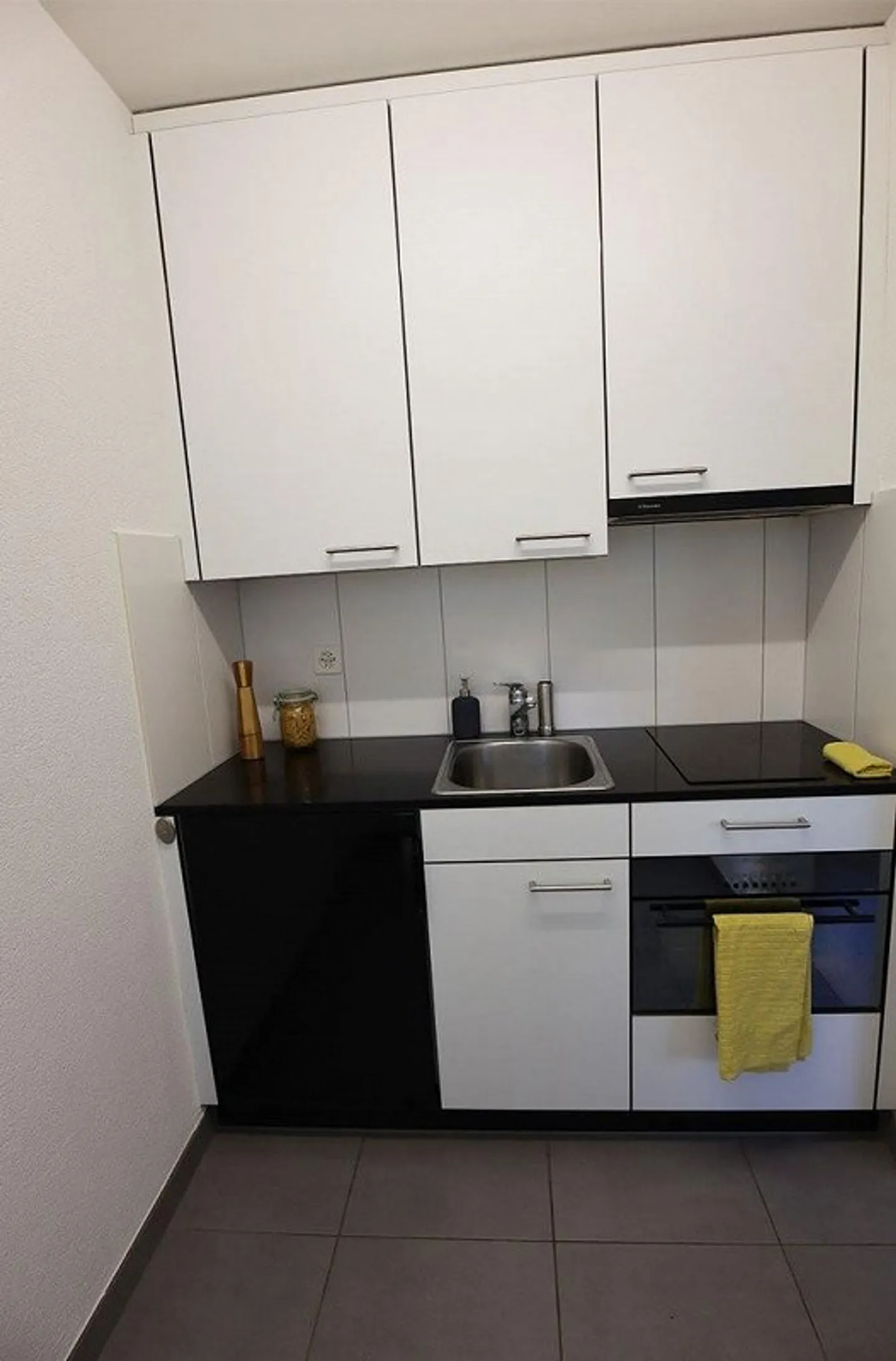 Charmante Wohnung mit Moderner Küche - Foto 2 von 4