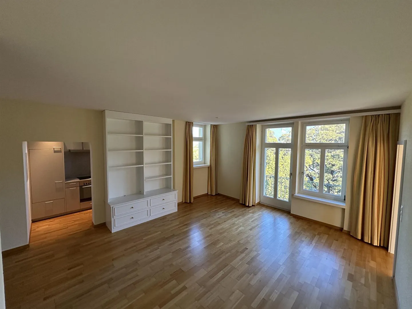 Appartement spacieux de 2,5 pièces récemment rénové - Photo 3 sur 15
