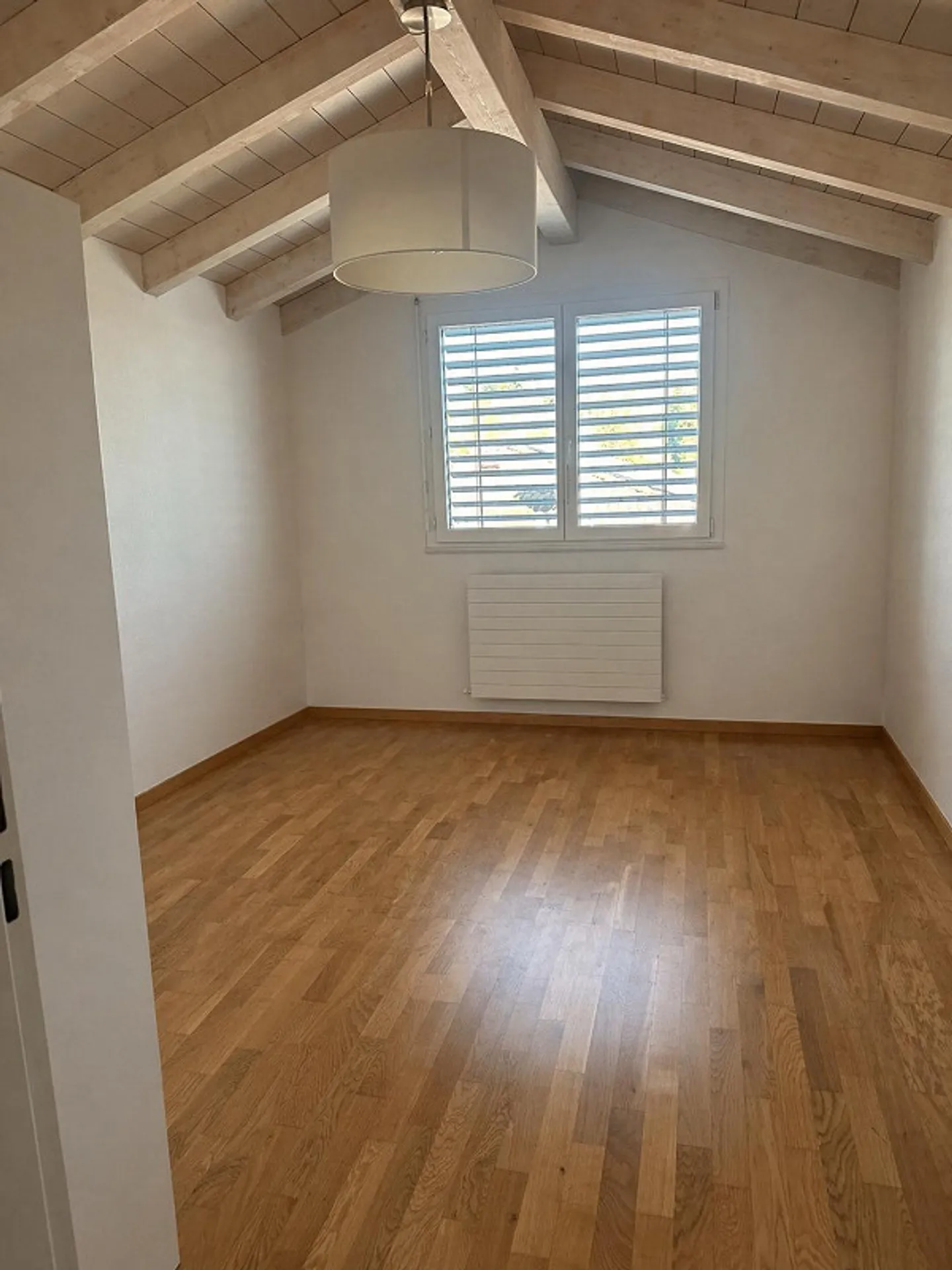 Spacious 3.5-room penthouse apartment in Zollikofen - Photo 3 of 9