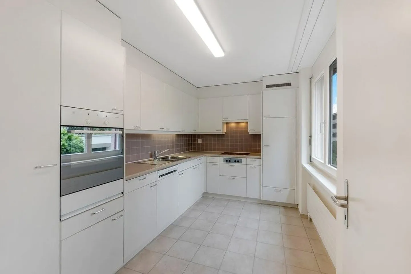 LOUER SANS CAUTION - Quartier résidentiel calme à un prix équitable - Photo 2 sur 9