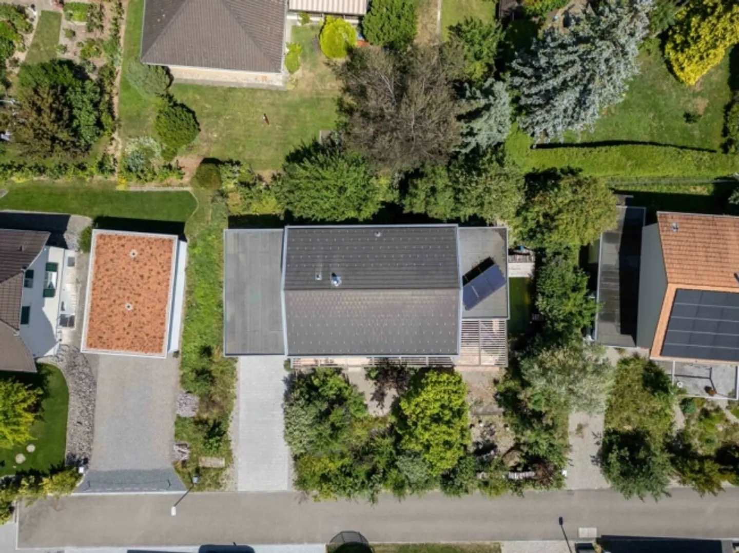 Casa unifamiliare di lusso e situata in posizione tranquilla con layout moderno - Foto 12 di 14