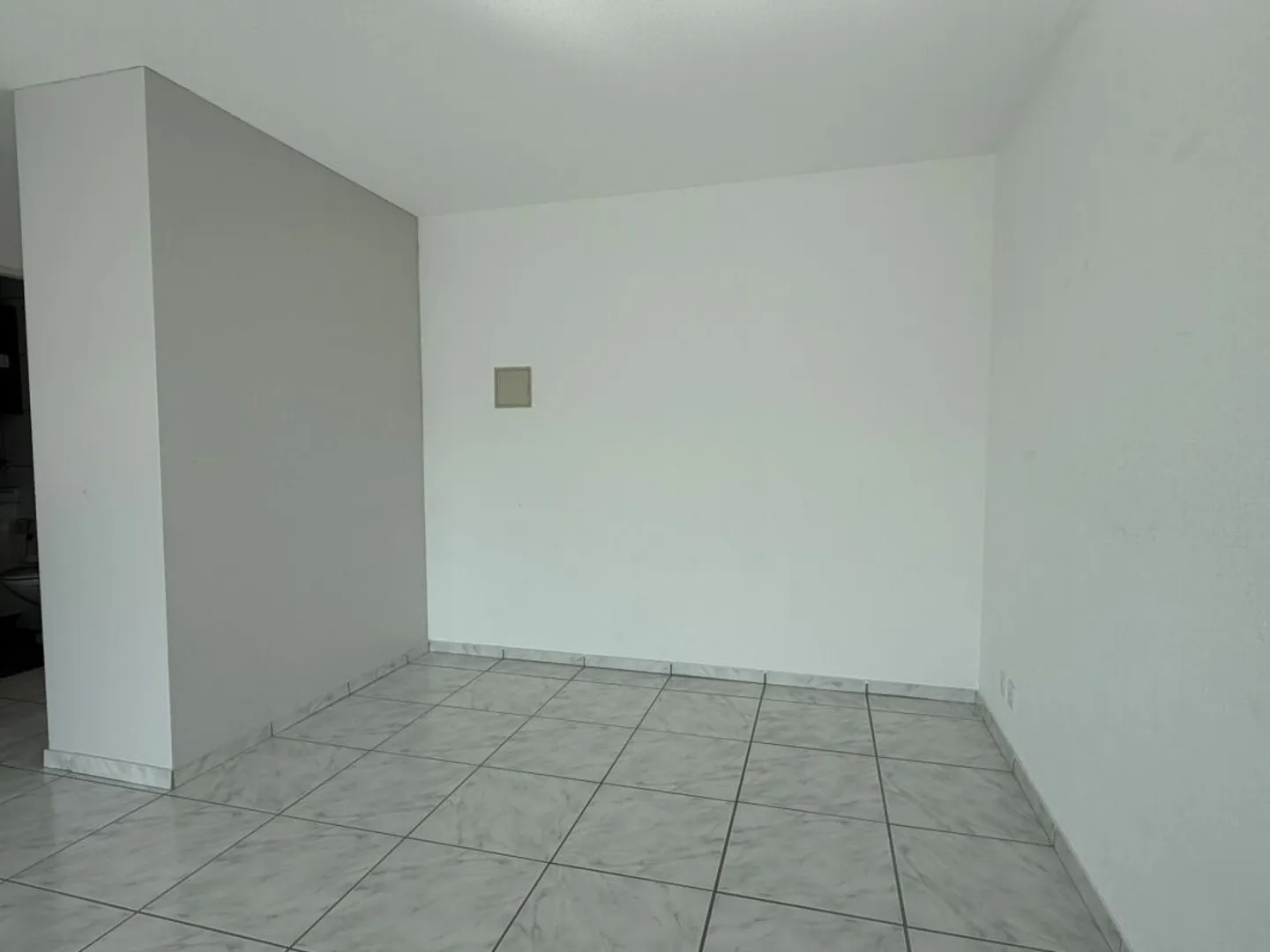 Appartement Charmant avec Balcon - Photo 3 sur 7