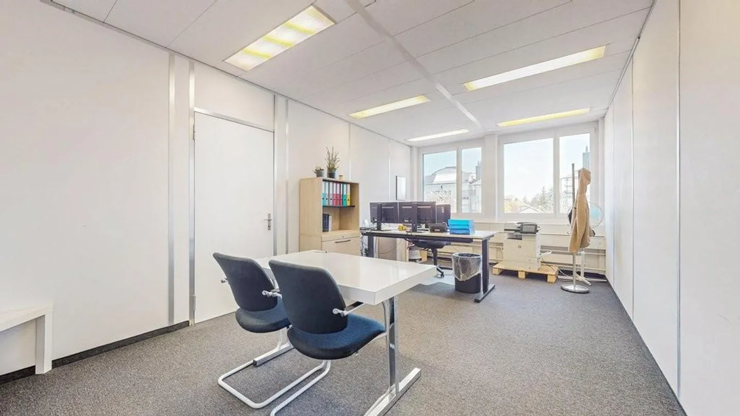 Representative commercial space for rent in Buchs - Photo 8 of 9
