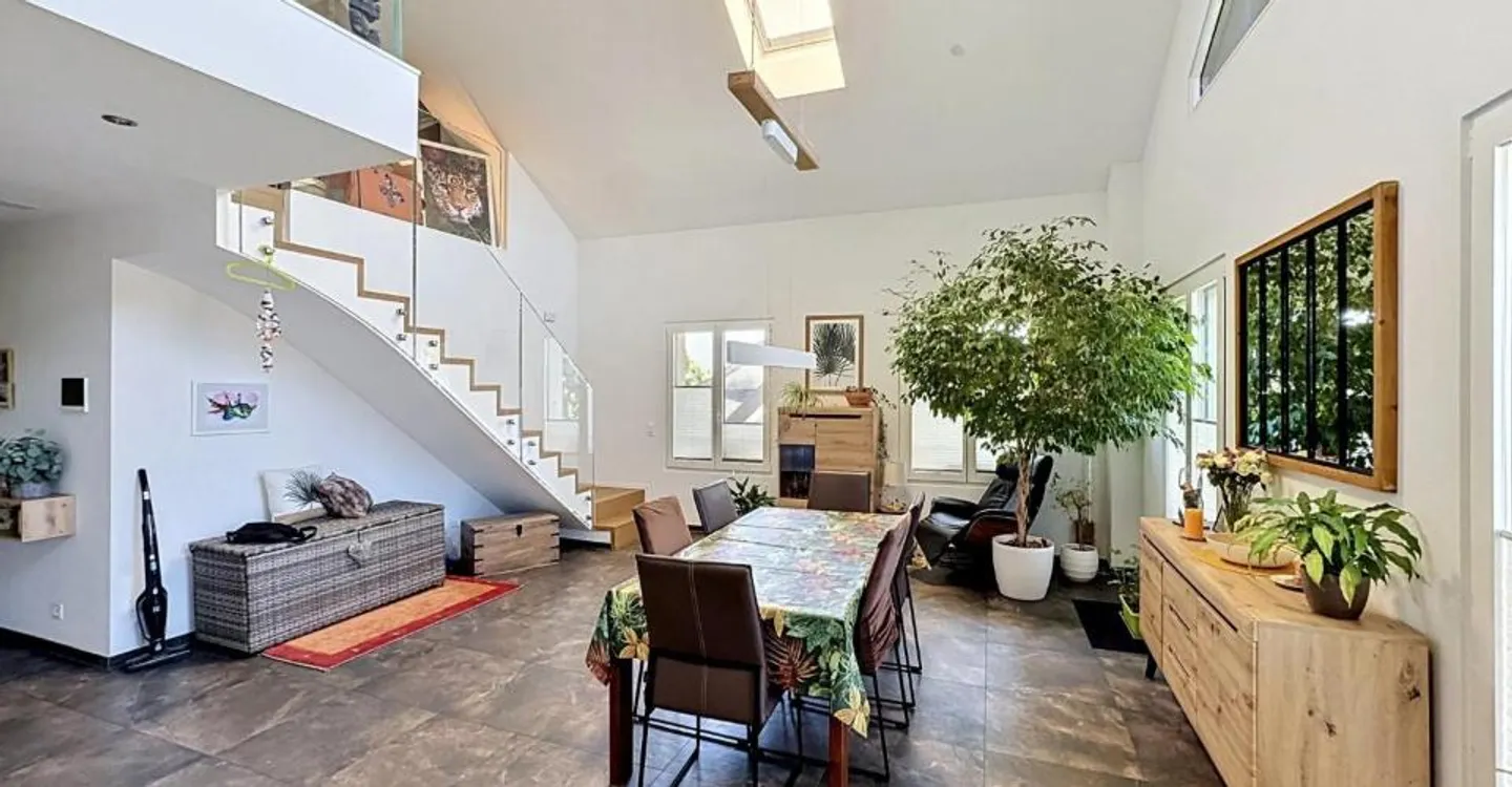 Ecublens - Wunderschöne 5,5-Zimmer-Wohnung mit perfektem Sonnenlicht - Foto 1 von 12