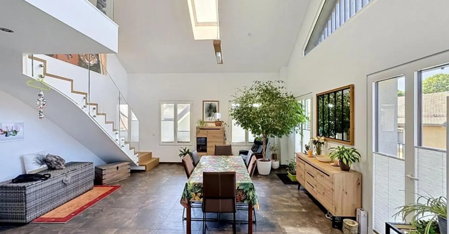 Ecublens - Wunderschöne 5,5-Zimmer-Wohnung mit perfektem Sonnenlicht - Foto 3 von 12