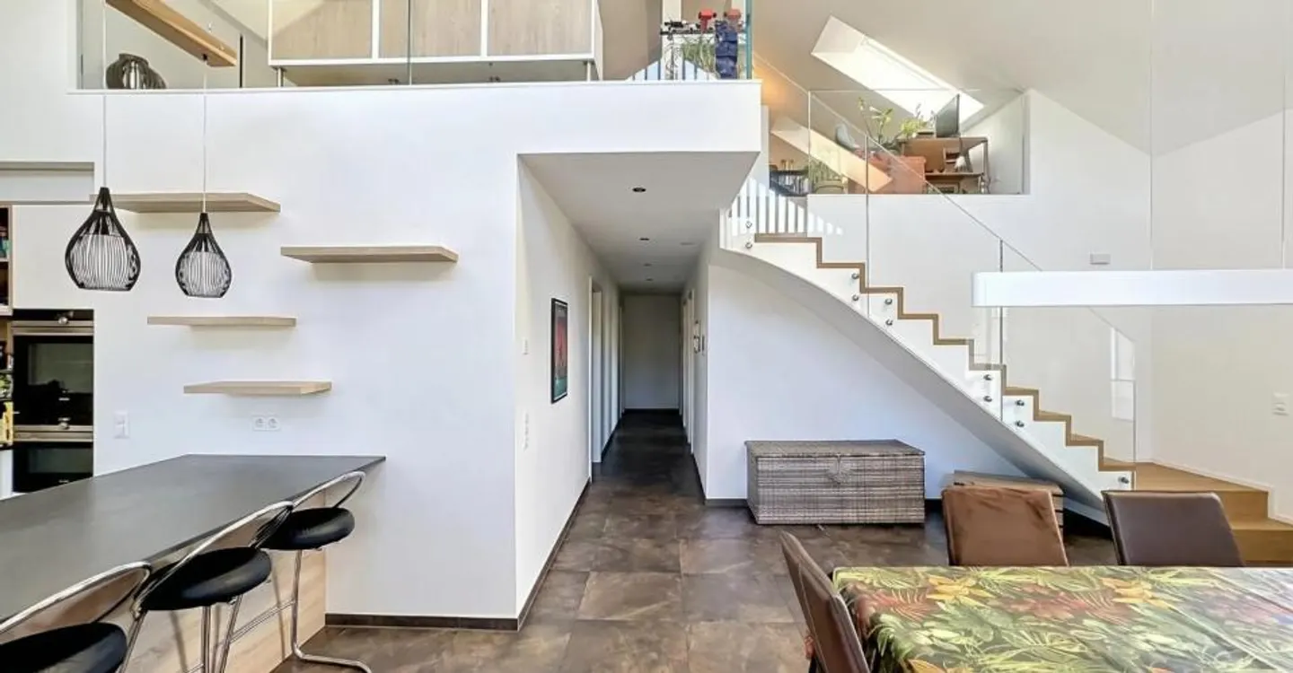 Ecublens - Wunderschöne 5,5-Zimmer-Wohnung mit perfektem Sonnenlicht - Foto 4 von 12