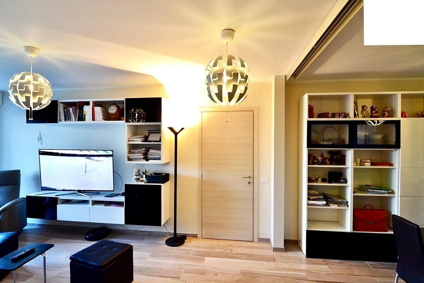 Appartamento Elegante con Vista Lago - Foto 2 di 10