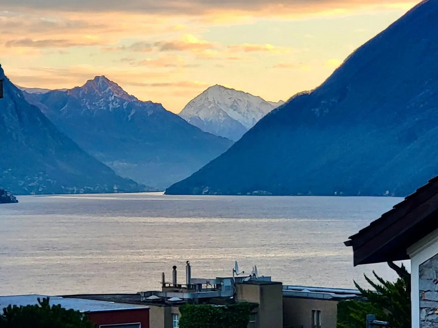 Appartamento Elegante con Vista Lago - Foto 8 di 10