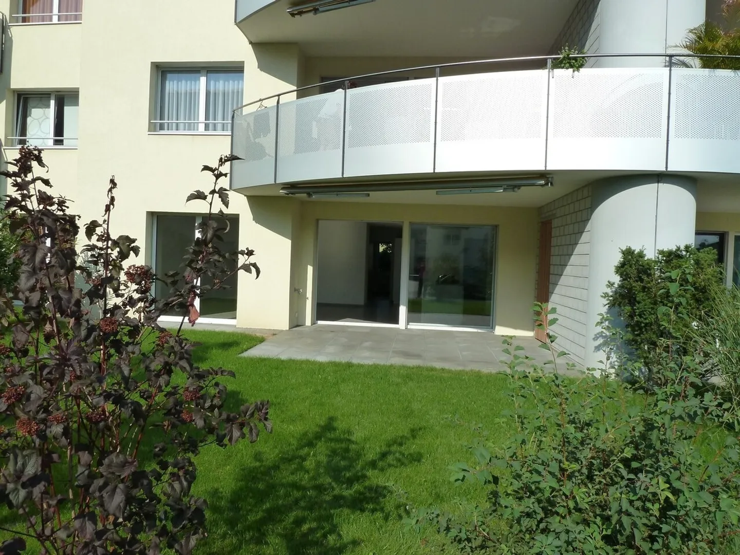 Appartamento spazioso al piano terra - Foto 2 di 10